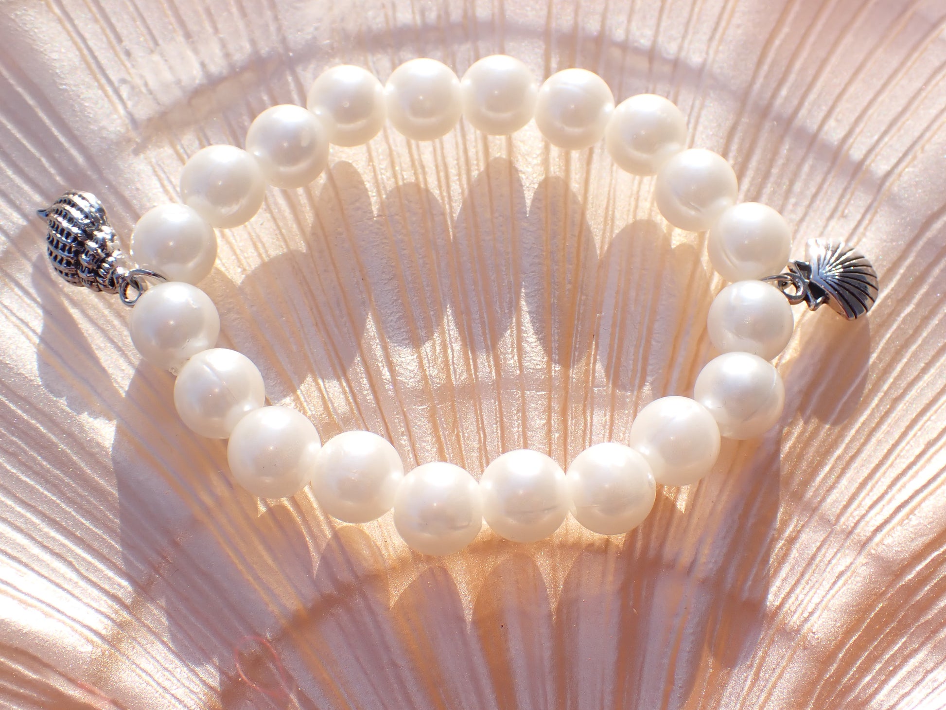Seashell dainty Charm Beaded Bracelet
