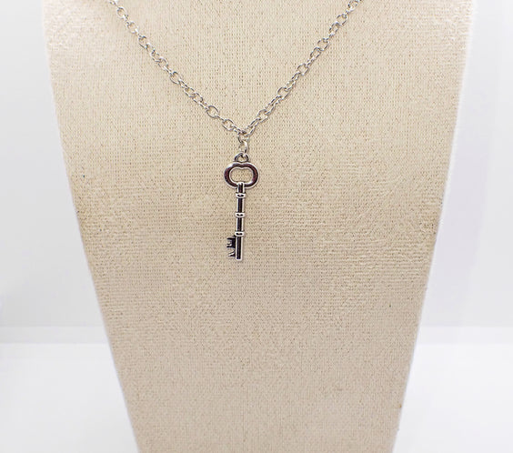 Vintage silver Key Pendant Necklace