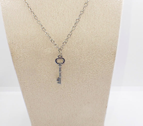 Vintage silver Key Pendant Necklace